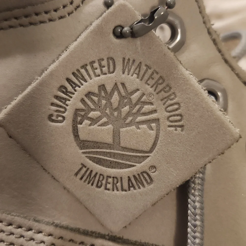 Timberland 6" Boots Womens (8) - Picture 9 of 14